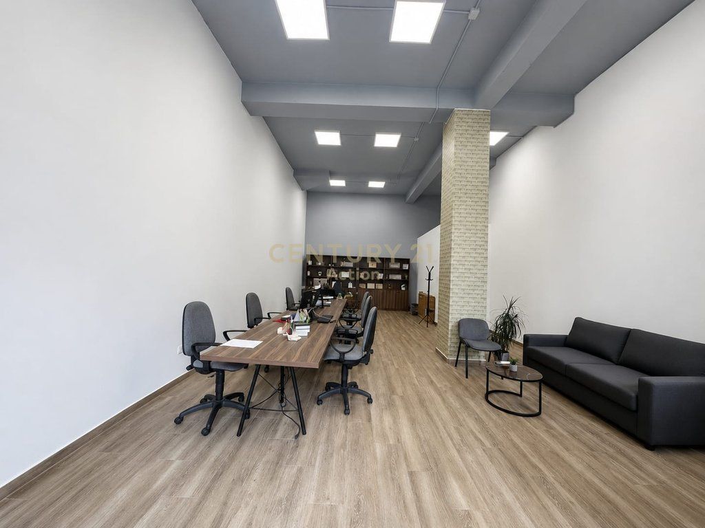 UNITÀ COMMERCIALE IN AFFITTO PER UFFICIO, PIANO TERRA VICINO ALL'INGEGNERIA DELLE COSTRUZIONI!
