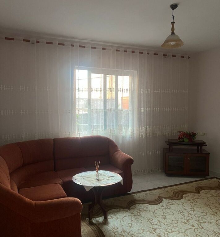 📌AFFITTASI IL PRIMO PIANO DI UNA CASA PRIVATA – BLLLOKU GINTASH