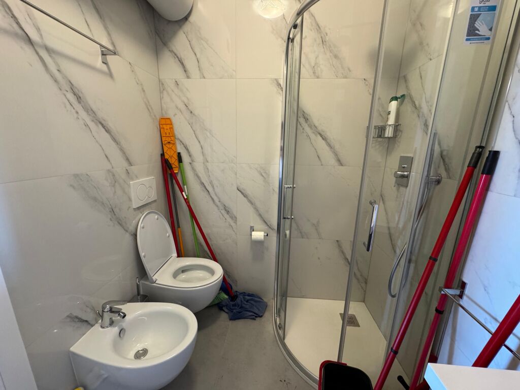 Jepet apartament me qera 1+1