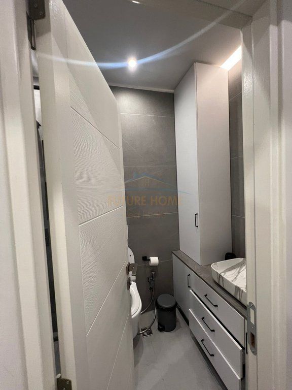 Shitet, Apartament 2+1+2+ Depo, Rruga Bill Klinton, Tirane