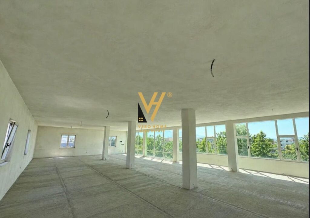 BUSINESS PREMISES 150 M2 FOR RENT IN INSTITUT 900 EURO