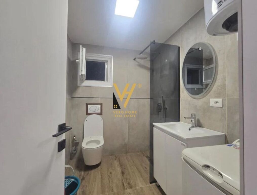 JEPET ZYRE 78 M2 ME QIRA TE BRRYLI 750 EURO