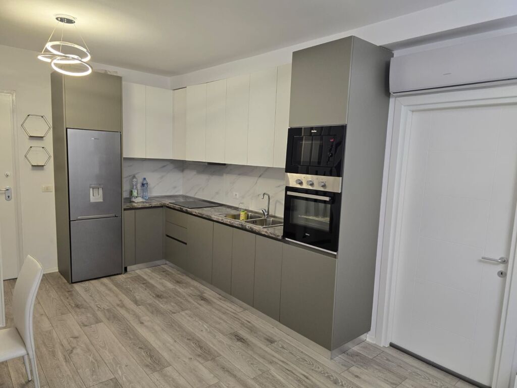 APARTAMENT 1+1. 60000 LEKE.QENDER