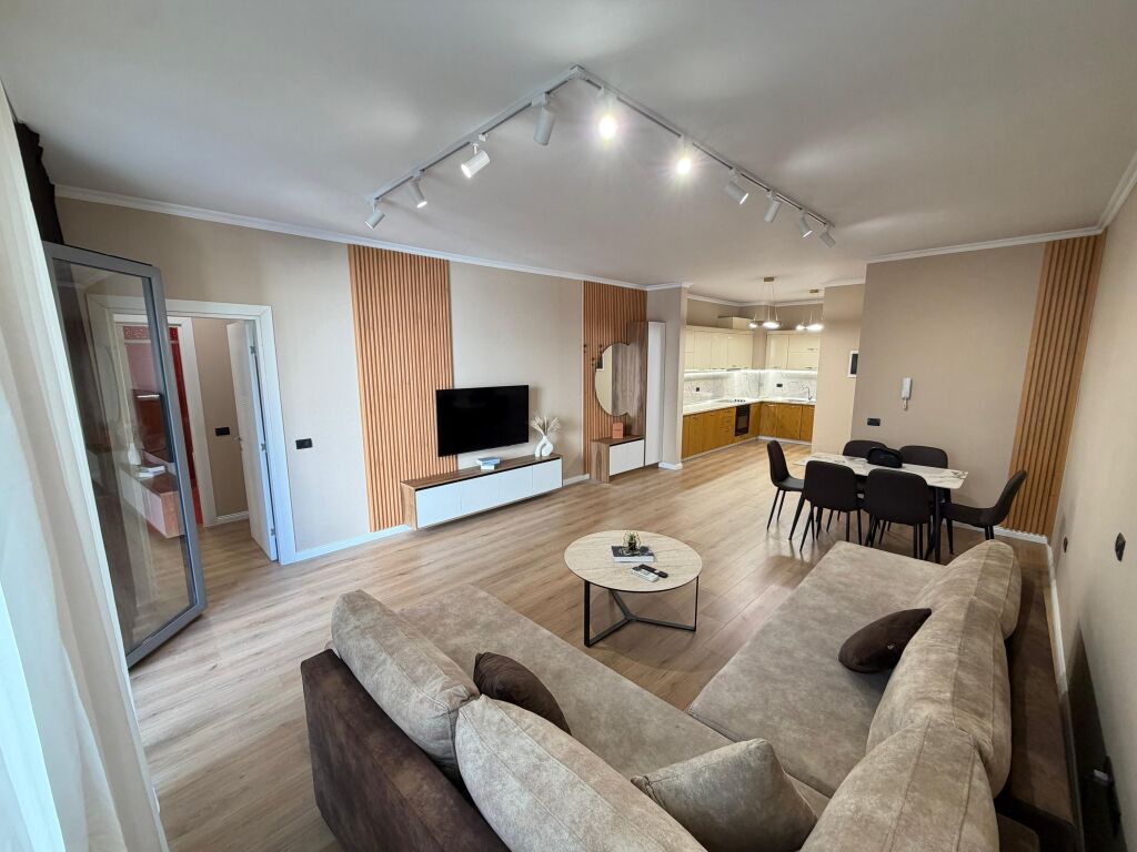🏡 Appartamento 1+1 in affitto con parcheggio 📍 Via Kosovarëve, Tirana