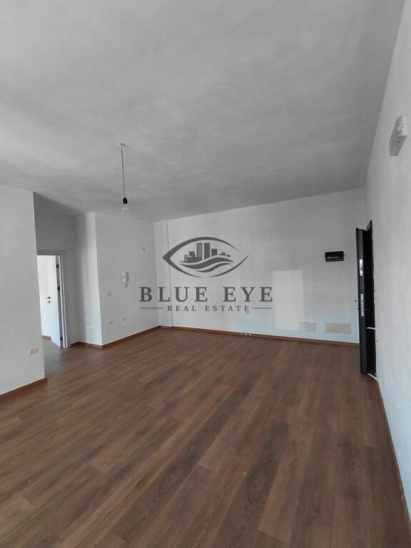 Apartament 2+1 për Shitje në Golem – Afër Karburantit