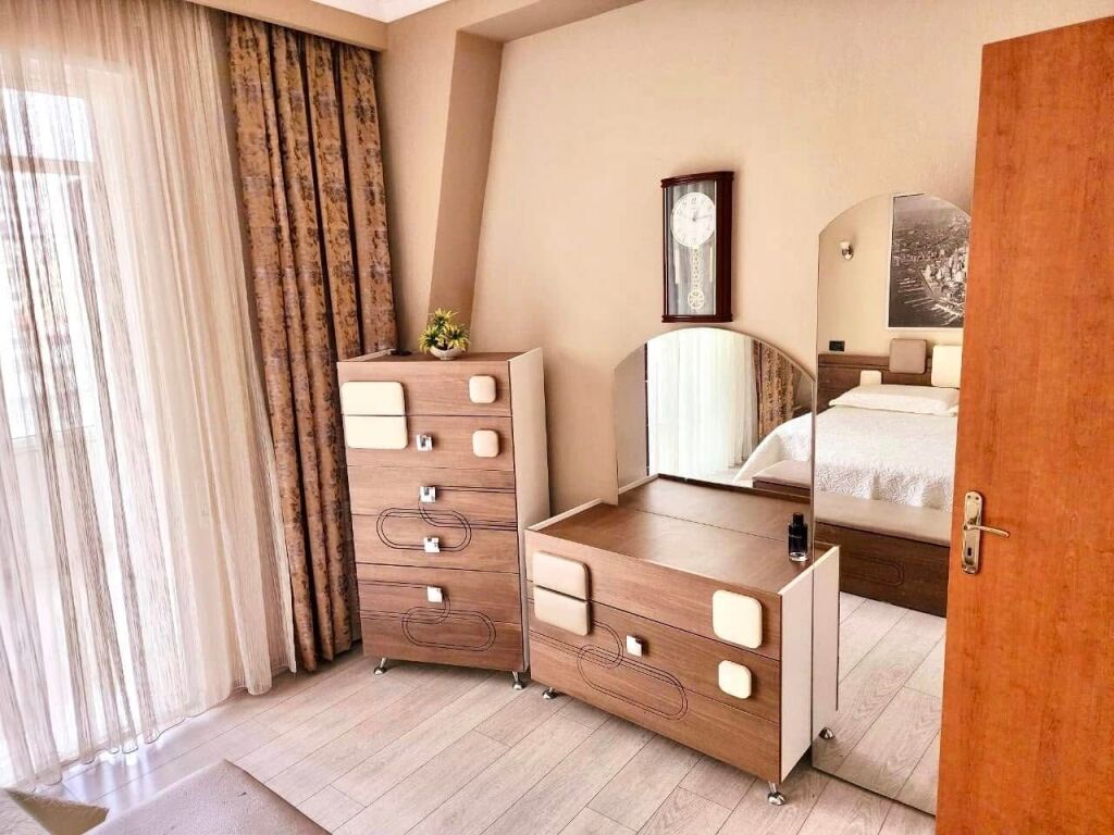 Apartament me Ballkon Panoramik pranë Durrës Marina