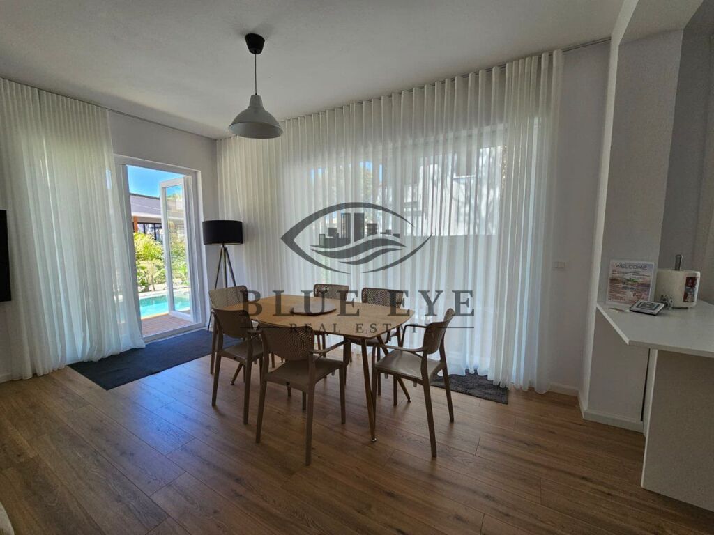Villa di Lusso con Vista Mare e Piscina in Vendita, a Durazzo!