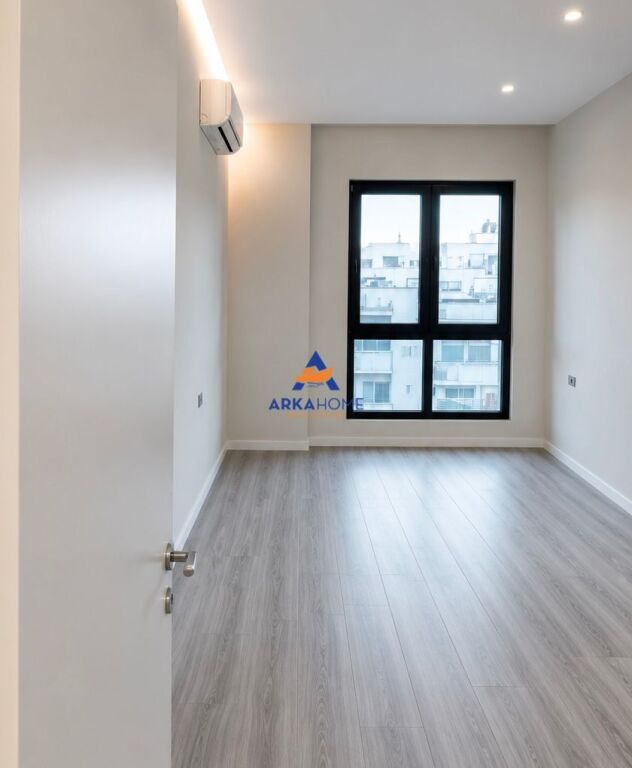 UFFICIO IN AFFITTO 130M2 "COMPLESSO SQUARE 21, VIA KAVAJES" 1000 EURO