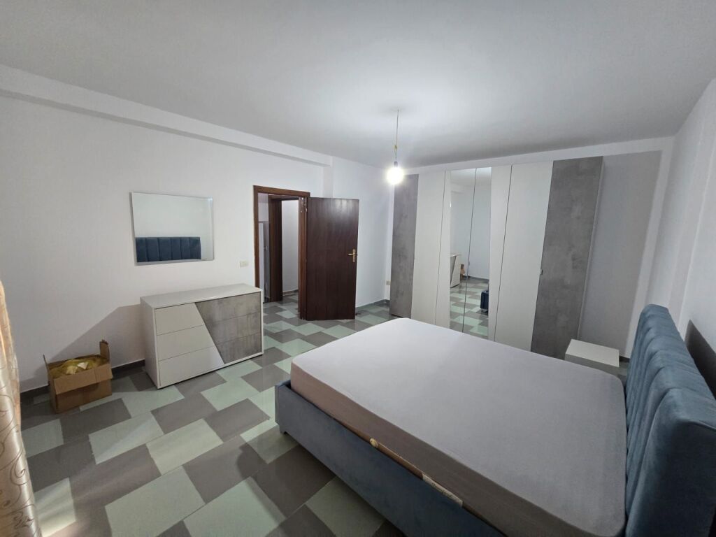 🏠 JEPET APARTAMENT 1+1 ME QERA NE RRUGEN E ELBASANIT, PAS SHKOLLËS "ASIM VOKSHI"