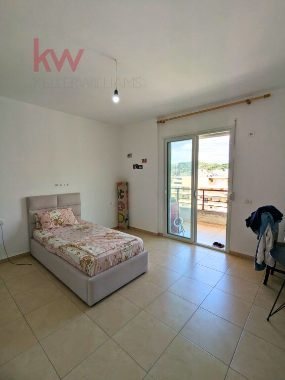 OKAZION SHITET APARTAMENT 2+1+2 + 2 BALLKONE NE ZEMER TE TRANSBALLKANIKES ME PAMJE DETI