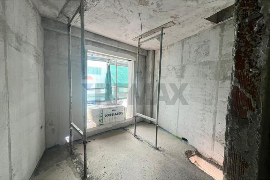 Apartament 2+1 ne shitje tek Shkolla 1 Maji