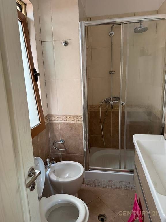 Shitet Apartament 2+1+2+Garazh te Myslym Shyri