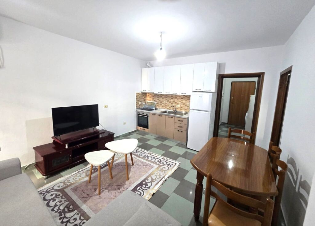 🏠 JEPET APARTAMENT 1+1 ME QERA NE RRUGEN E ELBASANIT, PAS SHKOLLËS "ASIM VOKSHI"