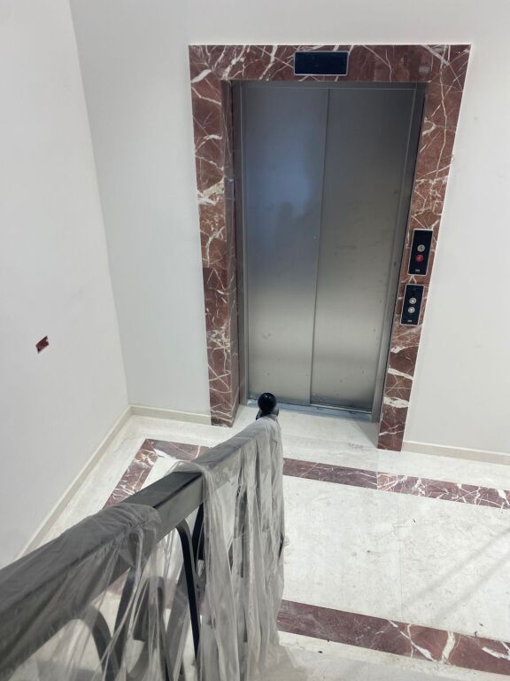Ambiente per ufficio, radisoni liq i thate, 1250 euro