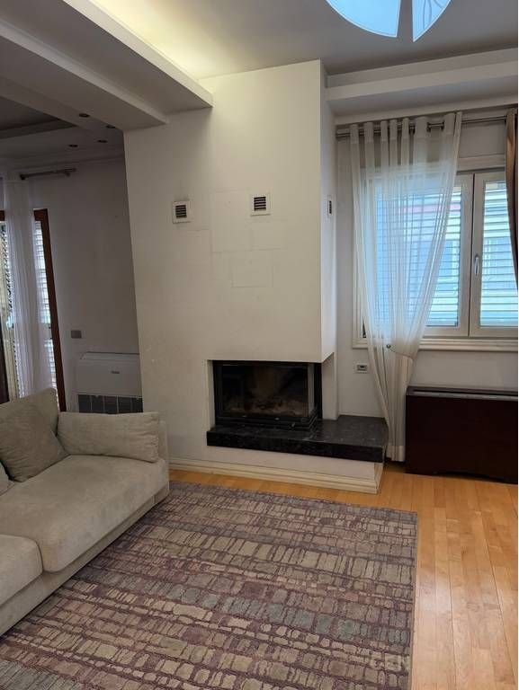 Shitet Apartament 2+1+2+Garazh te Myslym Shyri