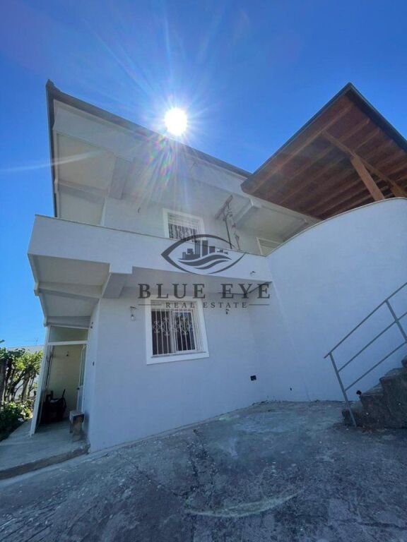 Villa su due piani in vendita a Durrës, ex fabbrica di mattoni
