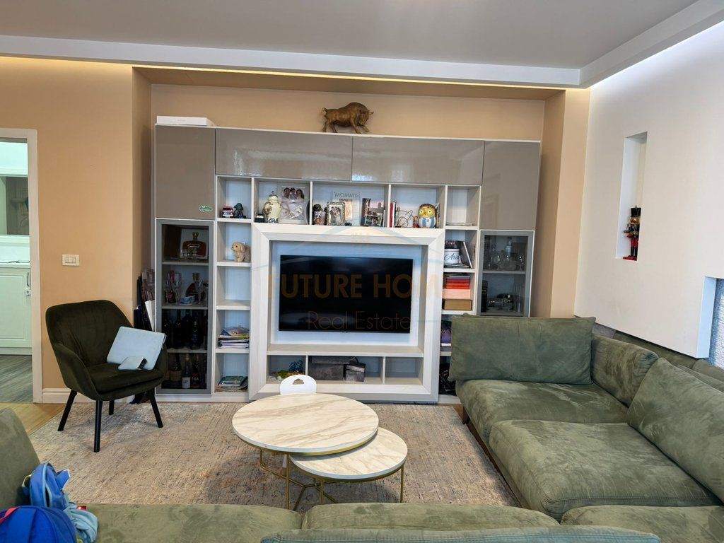 Qera, Apartament 2+1+Post Parkimi, Myslym Shyri, Tiranë.