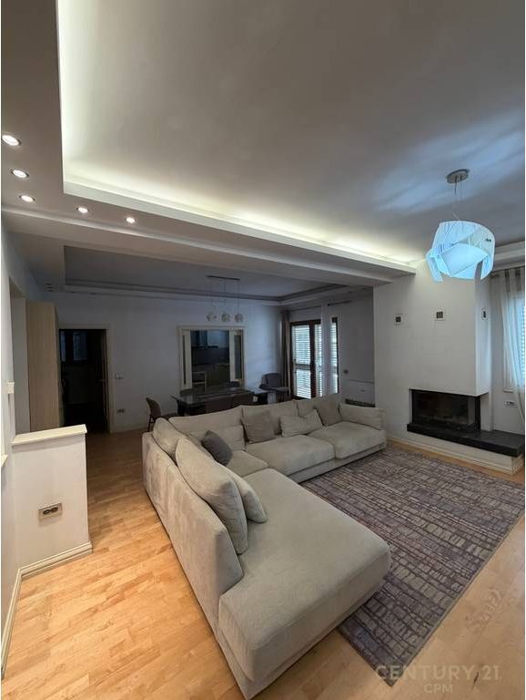 Shitet Apartament 2+1+2+Garazh te Myslym Shyri