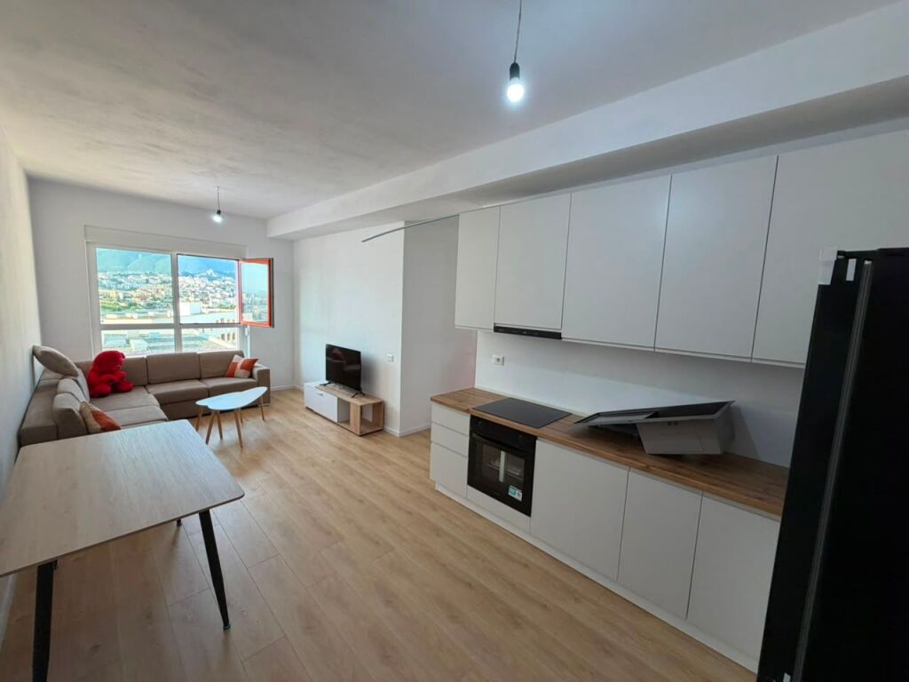 🏡 Appartamento 2+1 in Affitto   📍 Posizione: Ali Demi, Complesso Kadiu💰 Affitto: 48.000 Lek/mese