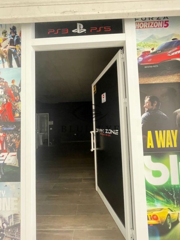 Locale commerciale in affitto vicino al Palazzo dello Sport, Durazzo!