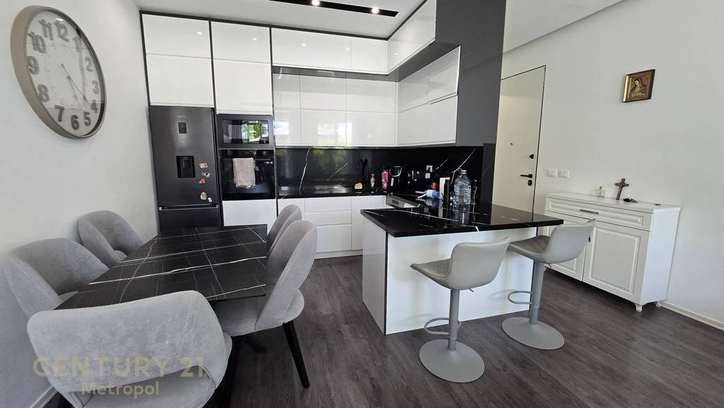 Appartamento 2+1+2+giardino+ 2 Garage in affitto, Forest Residence - Lago Secco!