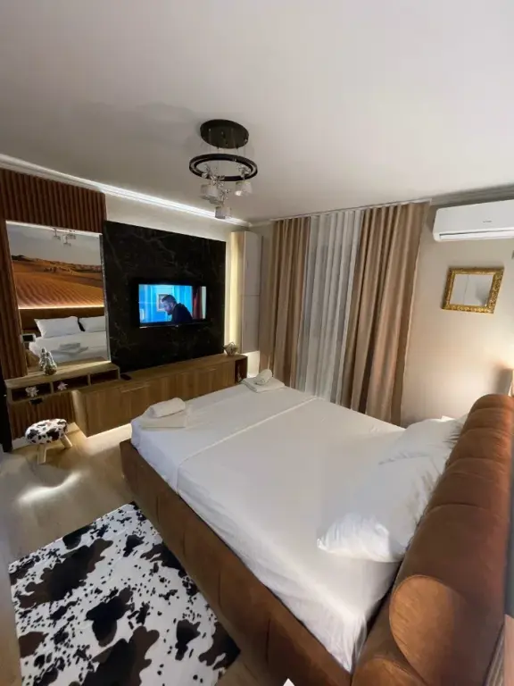 Apartament 2+1 luksoz me qira – përballë Delijorgjit
