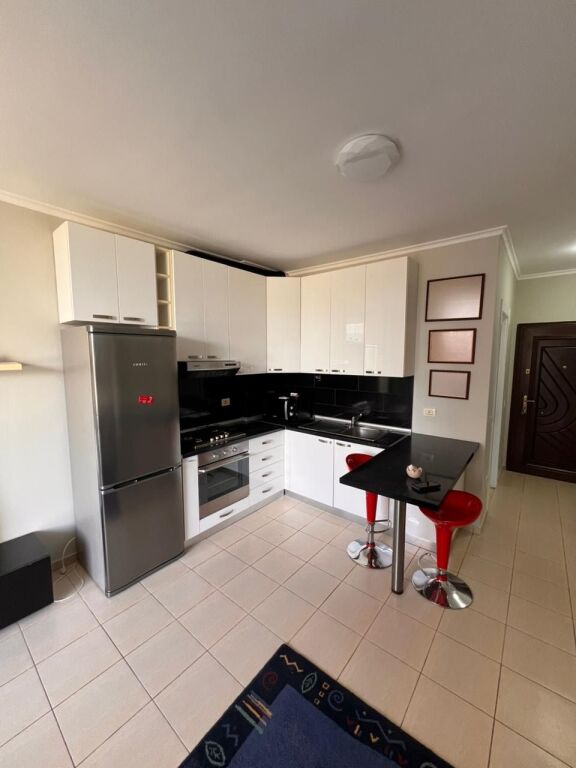 1+1, con parcheggio in via Peti, Lago Secco, 700 euro