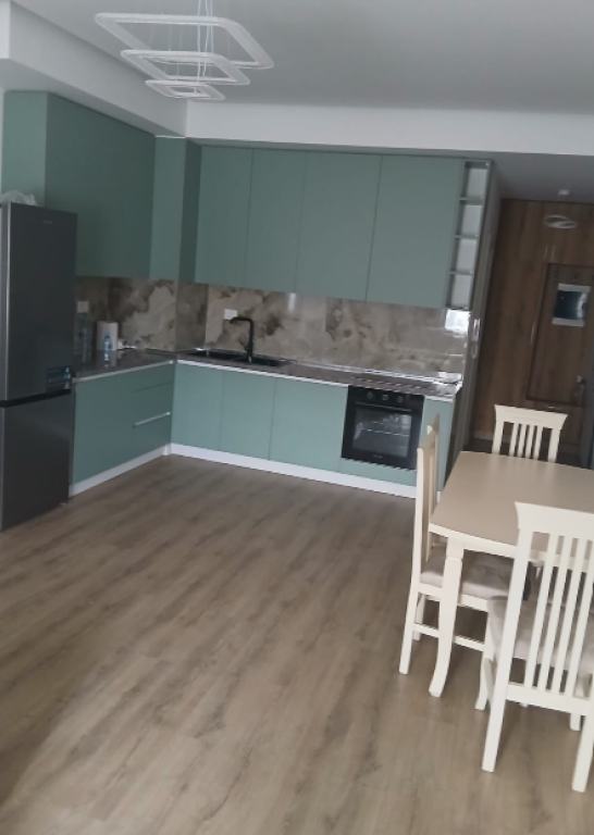JEPET ME QIRA APARTAMENT 2+1  PORTA TIRANA E RE