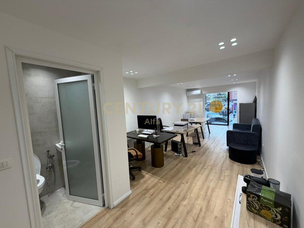 AFFITTO, AMBIENTE 30 m² PIANO 0, VICINO ALLA VIA KOSOVARËVE