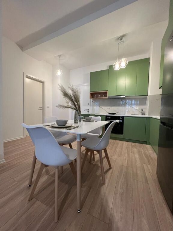 Apartament 1+1, Frosina Plaku!