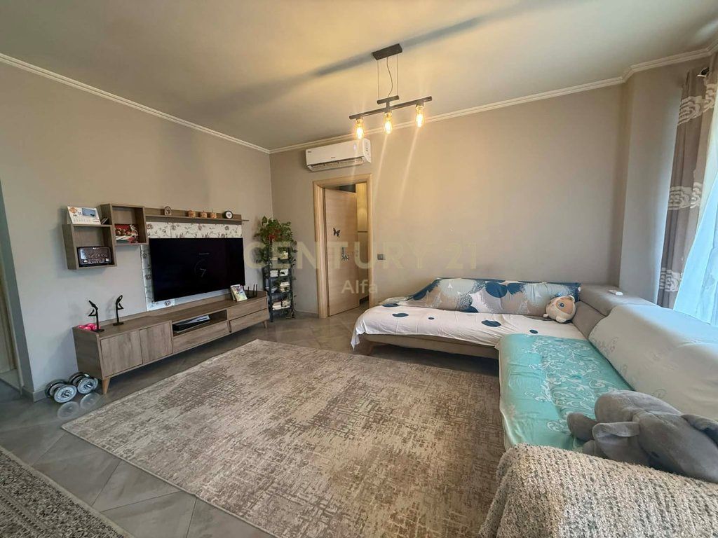 SHITET APARTAMENT 2+1+1 NE ZONEN E OXHAKUT
