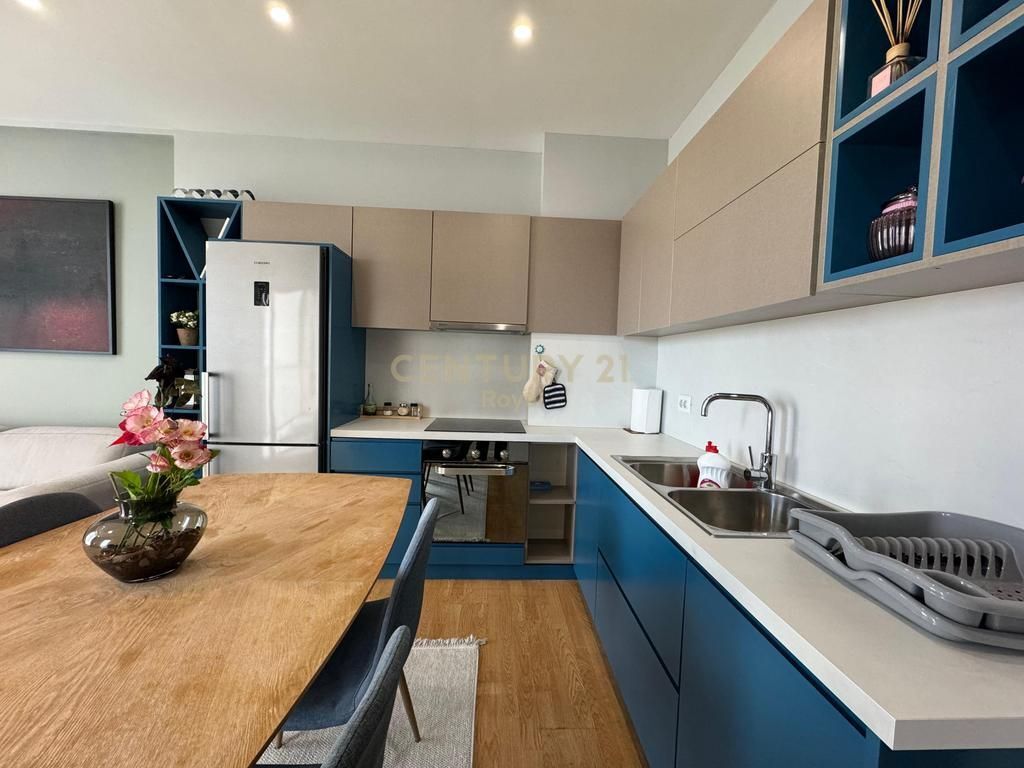 JAPIM ME QIRA APARTAMENT 1+1 PRANE 21 DHJETORIT