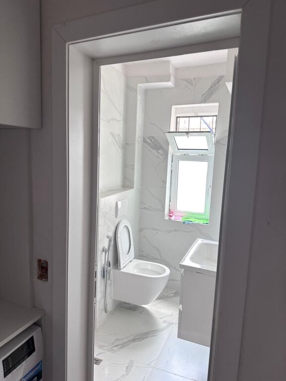 🏡 Jepet me Qera Apartament 1+1 – Rruga Fortuzi