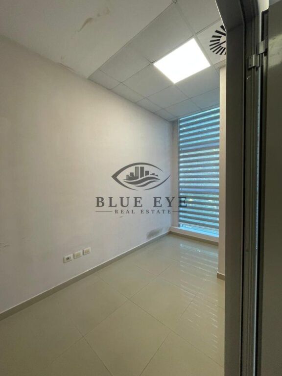 Locale commerciale in affitto vicino al palazzo dello sport di Durazzo