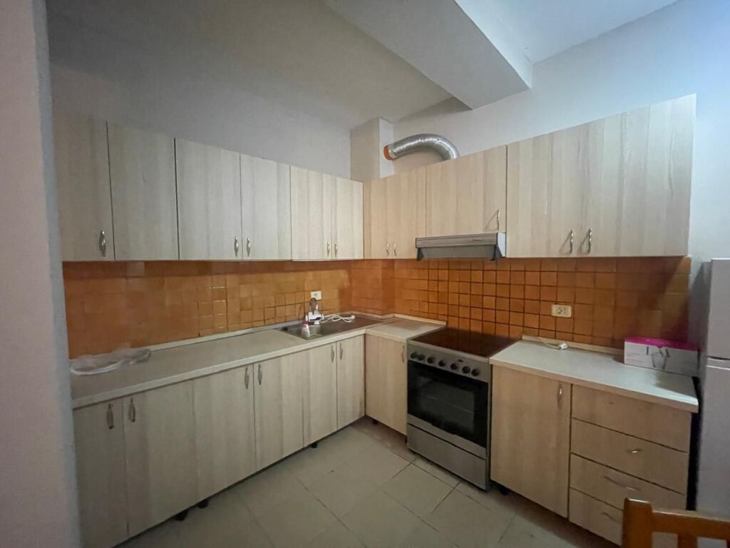 21-Dhjetori, jepet me qera apartament 2+1+2! - Widok 2