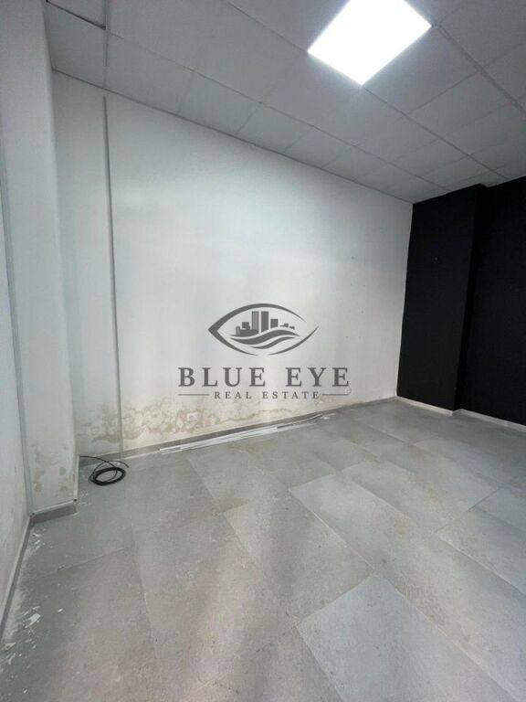Locale Commerciale In Affitto Vicino al Palazzo dello Sport, Durrës