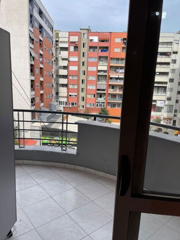 1+1, te eja studio astir,500 mije leke