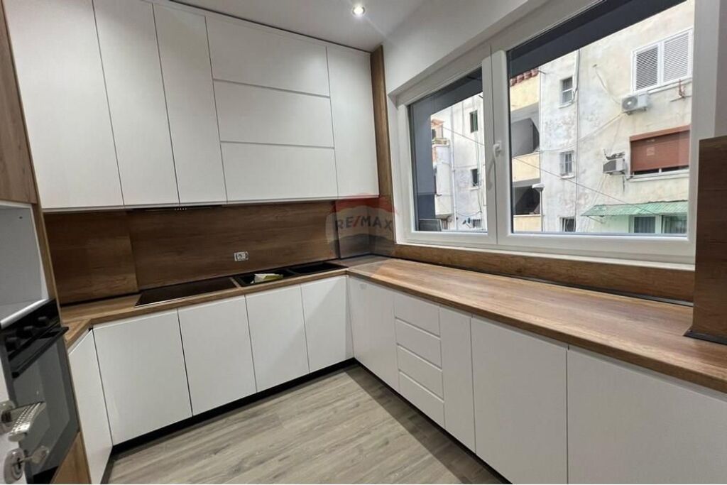 Apartament 2+1+2 Per Qira Ne Qender !