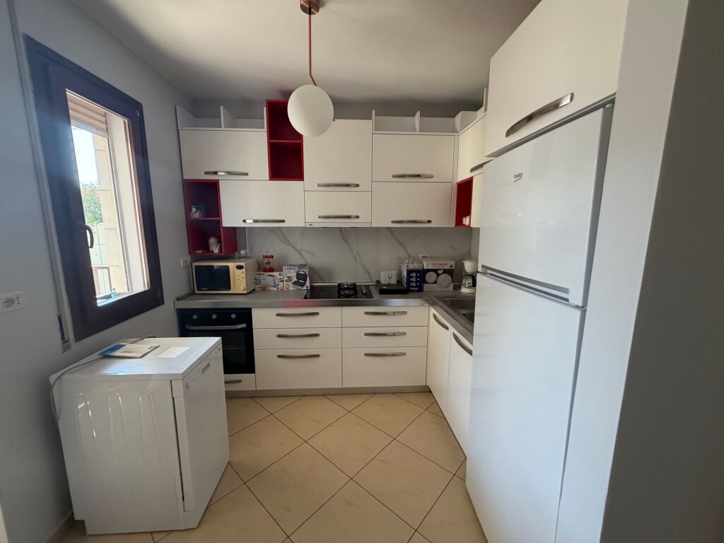 2+1, with parking botanical garden, 600 euro