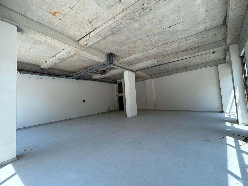 Commercial space for rent at 5 Maji