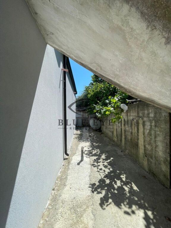 Villa su due piani in vendita a Durrës, ex fabbrica di mattoni