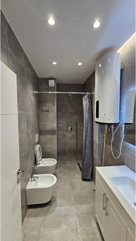 Super Apartament 1+1 me qira prane Bulevardit te Ri!