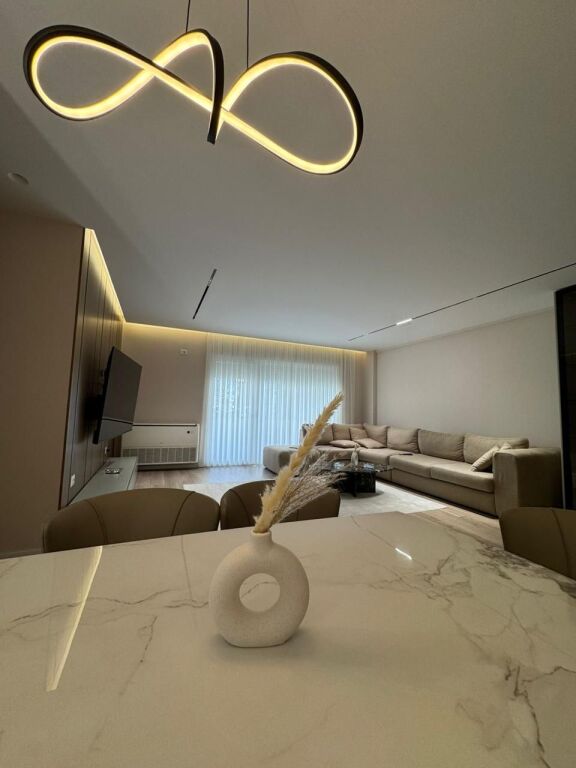 Jepet me Qira Apartament 2+1+2 – Liqeni i Thatë (Pranë Radisson)