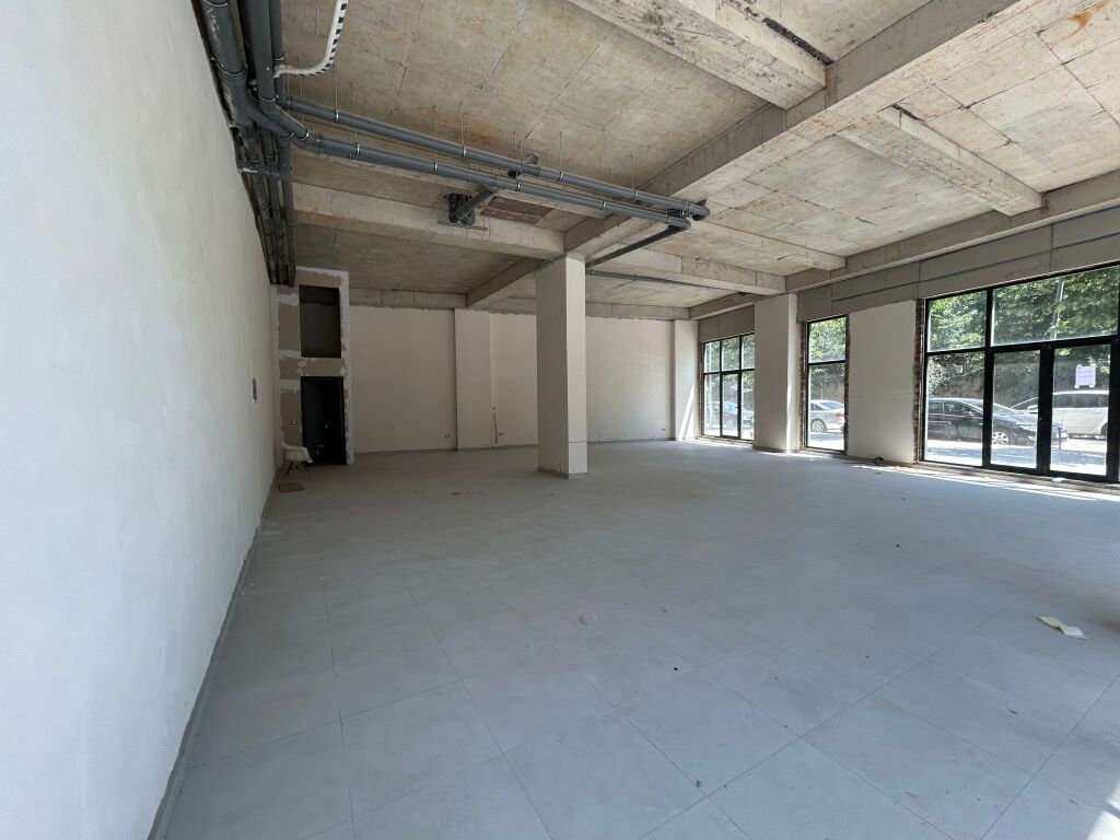 Commercial space for rent at 5 Maji