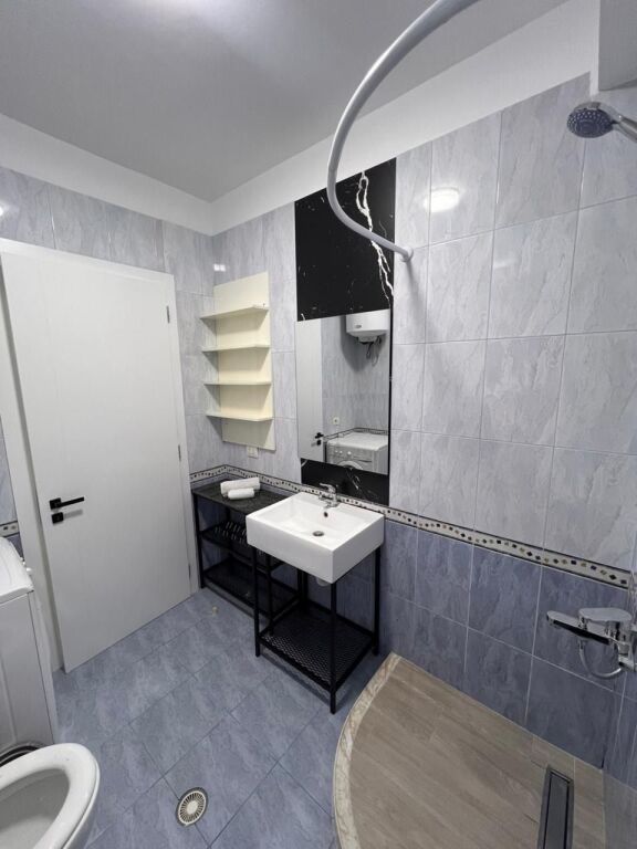 1+1, con parcheggio in via Peti, Lago Secco, 700 euro
