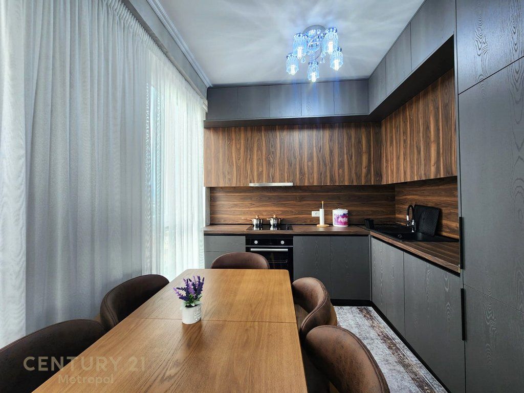 Jepet me qera qera apartament 2+1+2 tualete +2 poste parkimi ,rruga e Elbasanit! 1,500 € /Muaj