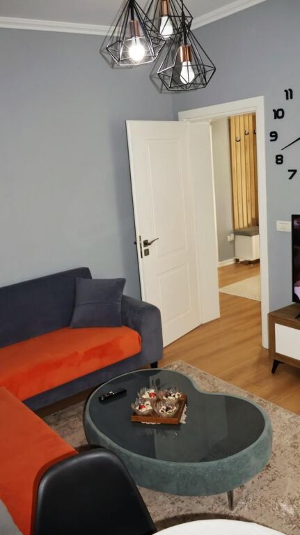 Jepet me Qira Apartament 1+1 pranë Blue Star, Durrës