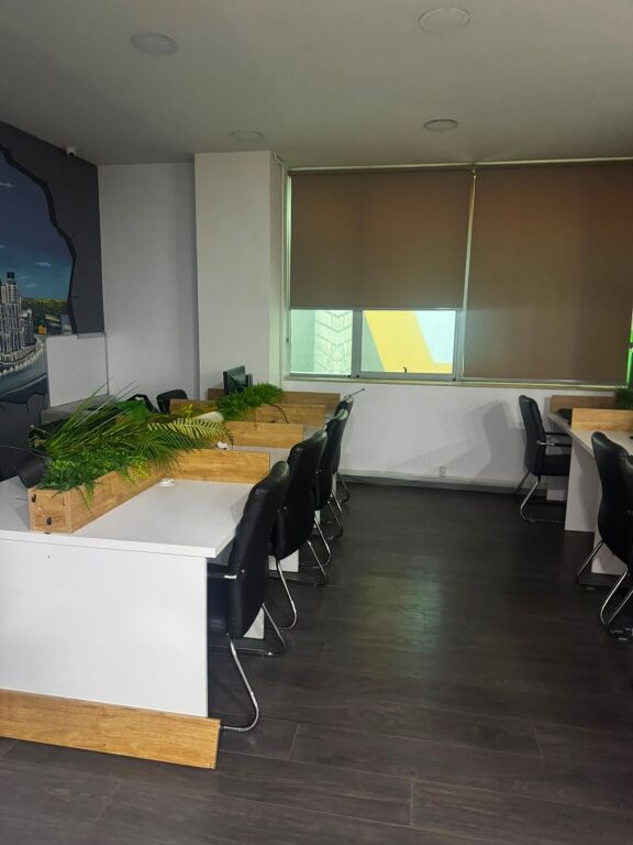 🏢 Locale Commerciale in Vendita a Globi in Via Kavaja, 600 mila euro, DISPONIBILE ANCHE IN AFFITTO