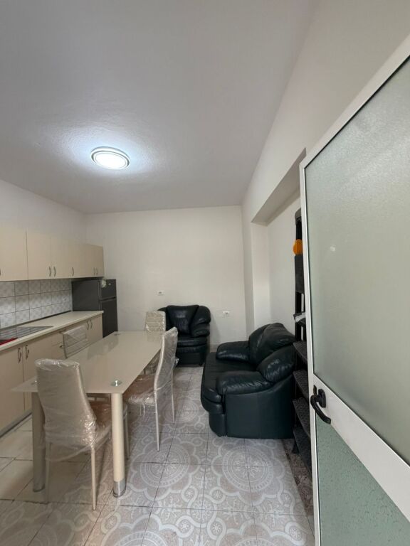 Appartamento 1+1 in affitto vicino a Via Bardhyl