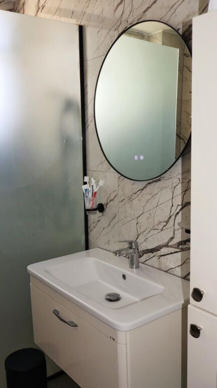 Jepet me Qira Apartament 1+1 pranë Blue Star, Durrës